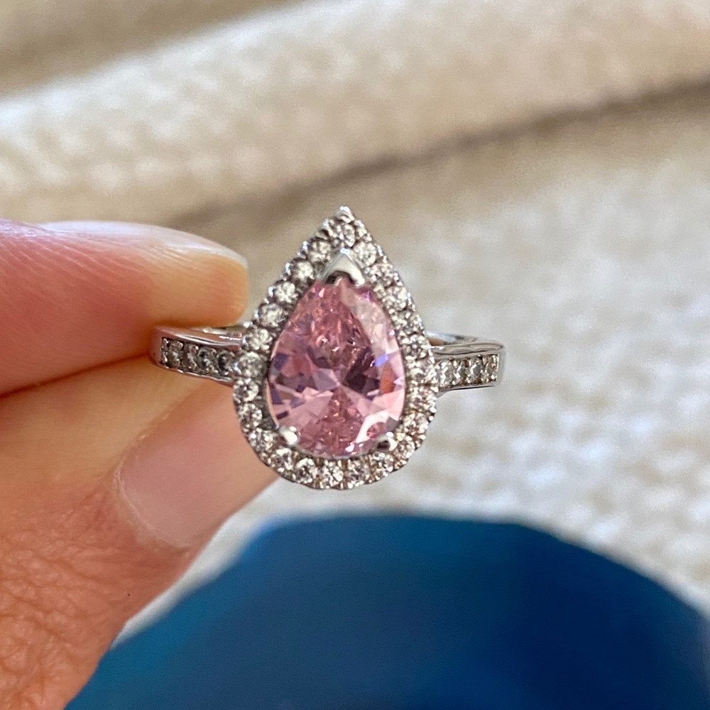 The Serre-Poncon, 1CT Pink Pear Cut Diamond Ring